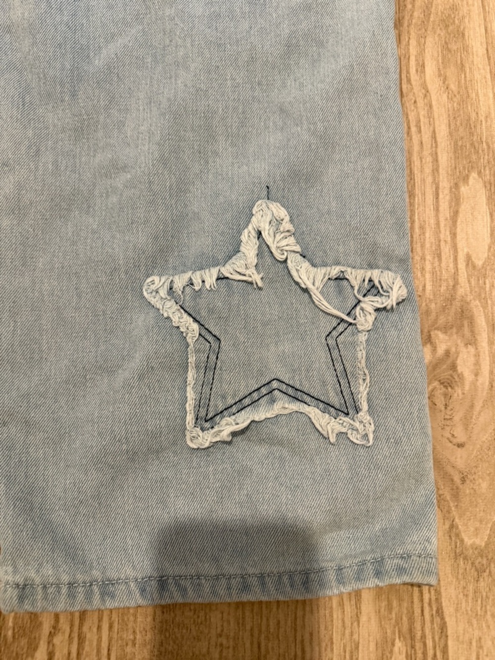 Star Patch High-Waist Wide-Leg Jeans - Light Blue Size L 90% Cotton - Picture 3 of 4